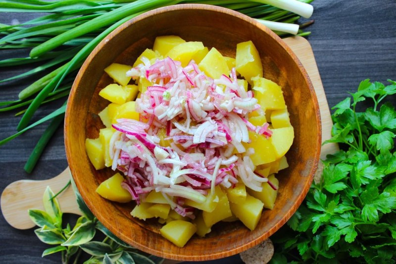 Закуска из красного лука