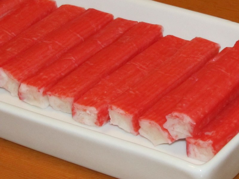 Крабовые палочки с лимоном