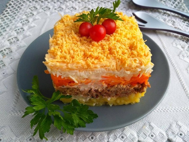 Салат Мимоза с сайрой