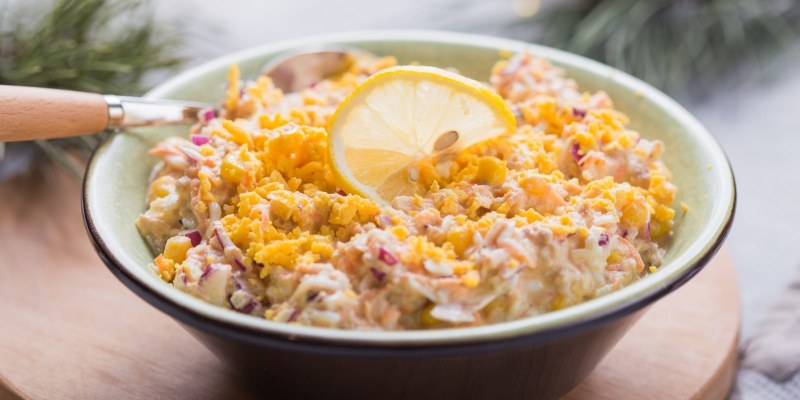 Салат с тунцом и рисом