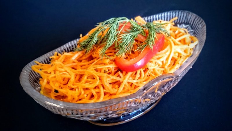 Салат из огурца и моркови