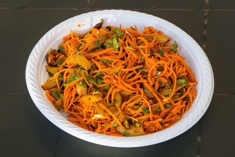 Салат курица грибы корейская морковь кукуруза