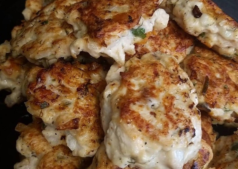 Рубленые куриные котлетки из филе грудки с сыром