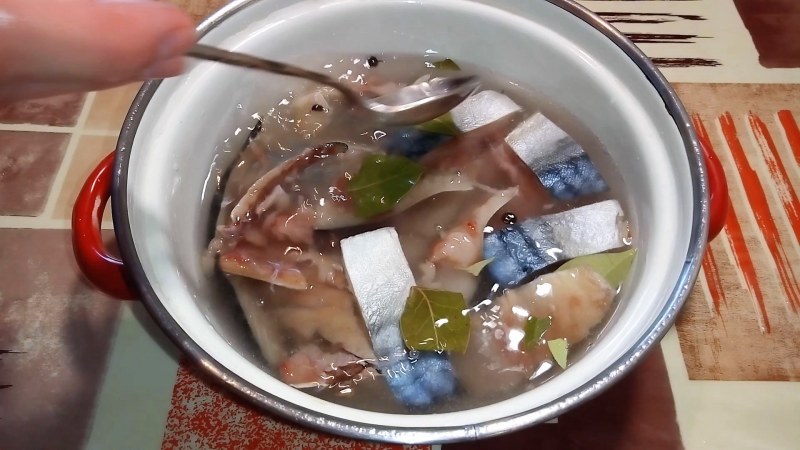 Скумбрия селедка Иваси
