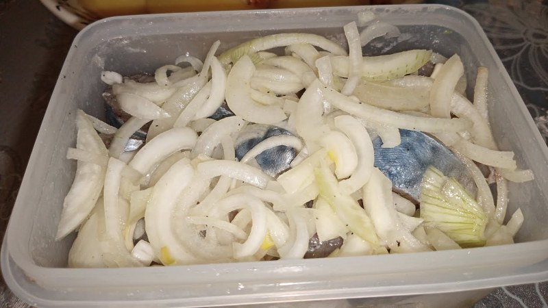 Пелядь пряного посола