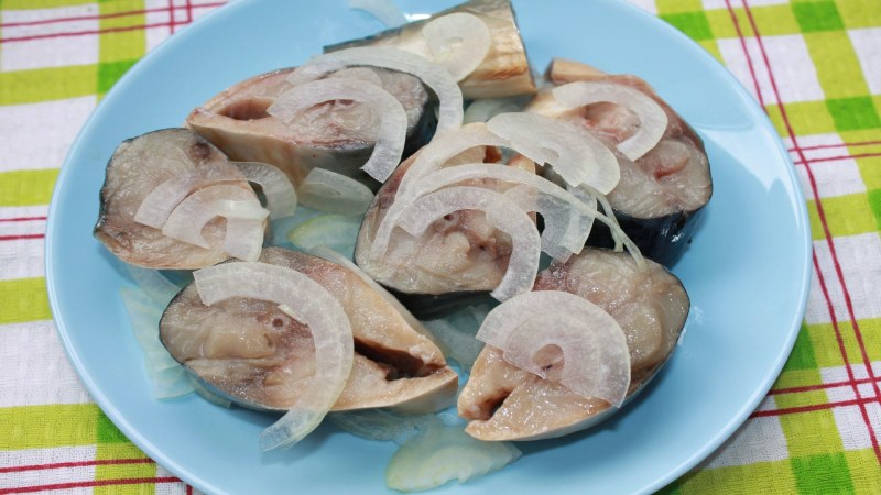Скумбрия пряного посола кусочками