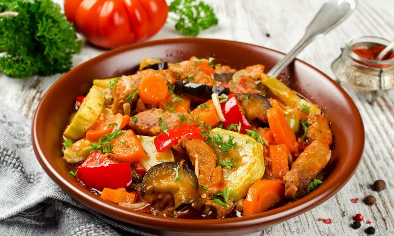 Овощное соте с баклажанами