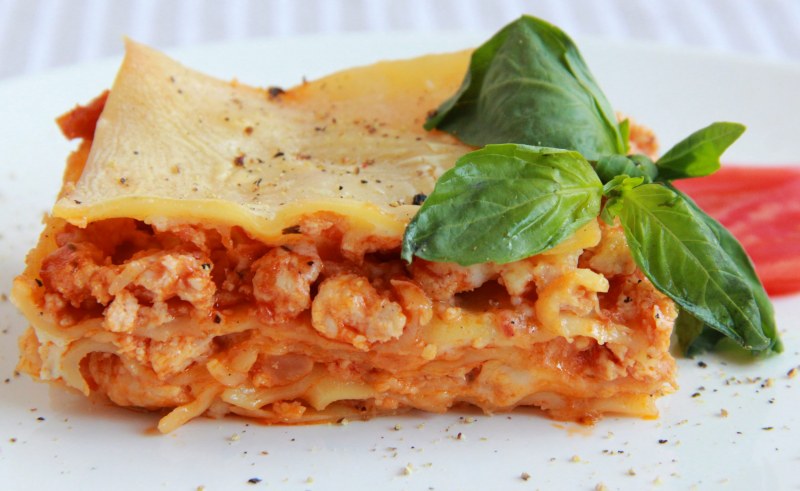 Лазанья с курицей и грибами