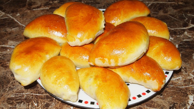 Заливной пирог с зел.луком и яйцом