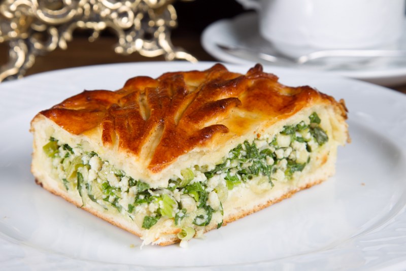 Пирожки с луком и яйцом в духовке
