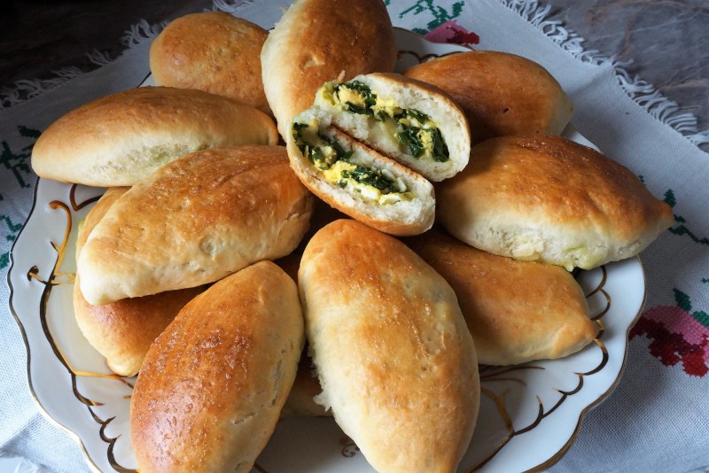 Пирожки с капустой и яйцом
