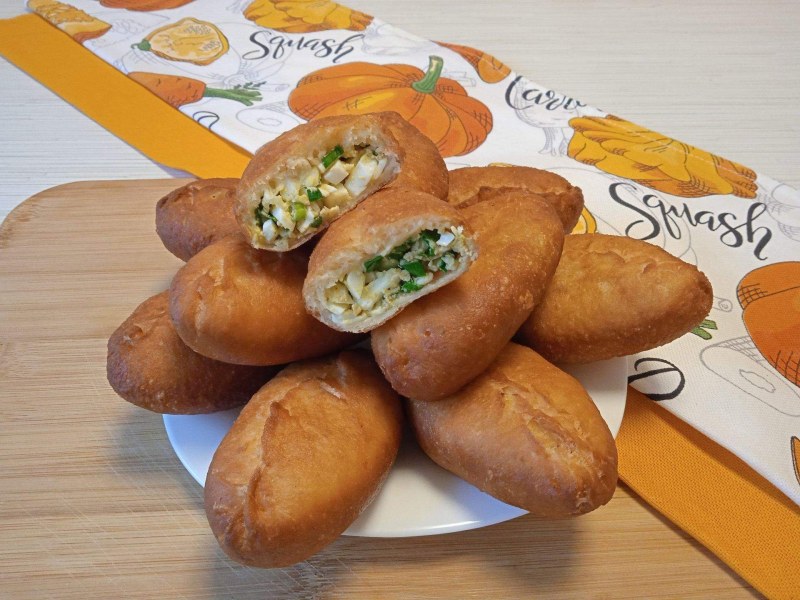 Пирожки с зеленым луком