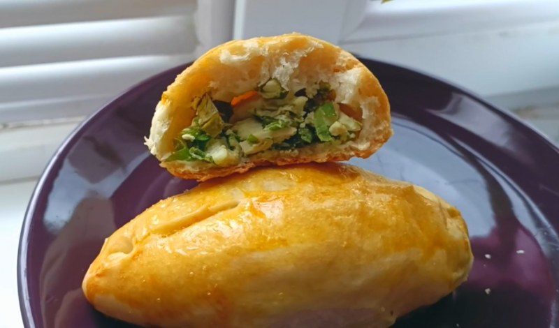 Пирожки с зеленым луком