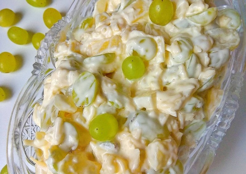 Салат с грецкими орехами и курицей