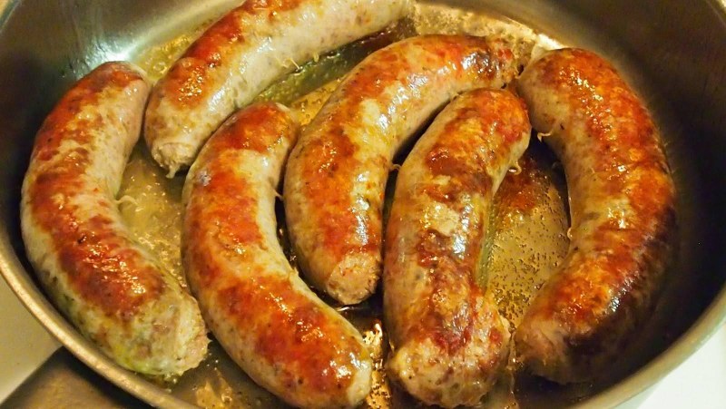 Купаты на сковороде