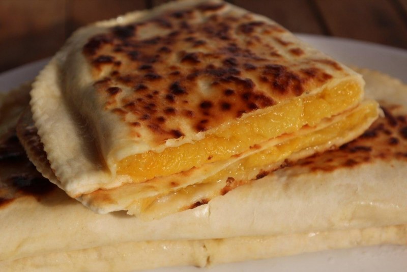Лепешки с творогом и зеленью
