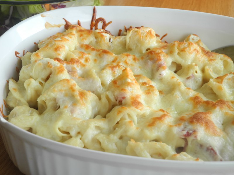 Жареные пельмени со сметаной и укропом
