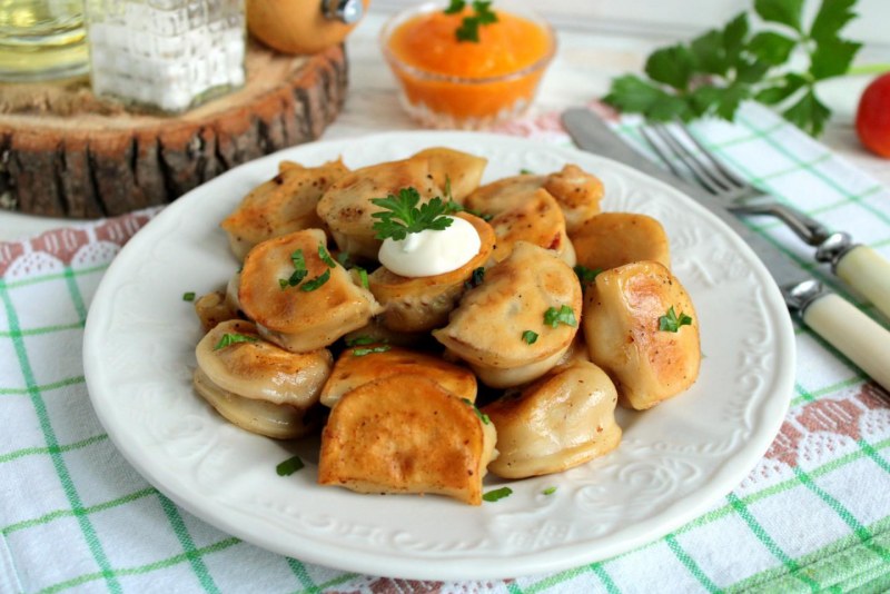Жареные пельмени