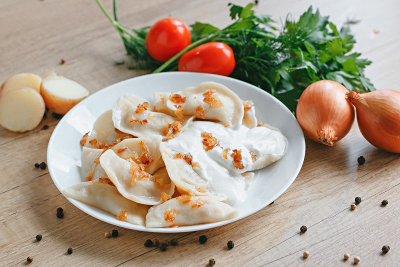Пельмени с жареным луком