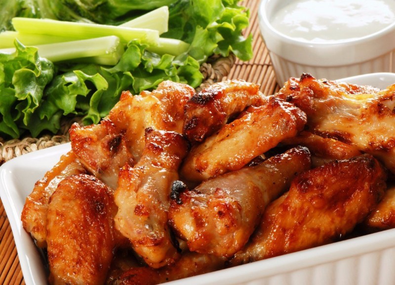 Куриные крылышки (в пряной глазури, BBQ, Чили-манго, )