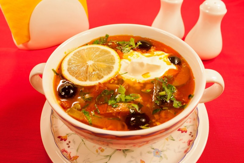 Солянка сборная мясная классическая