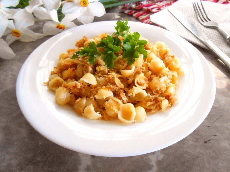 Макароны по-флотски с тушенкой