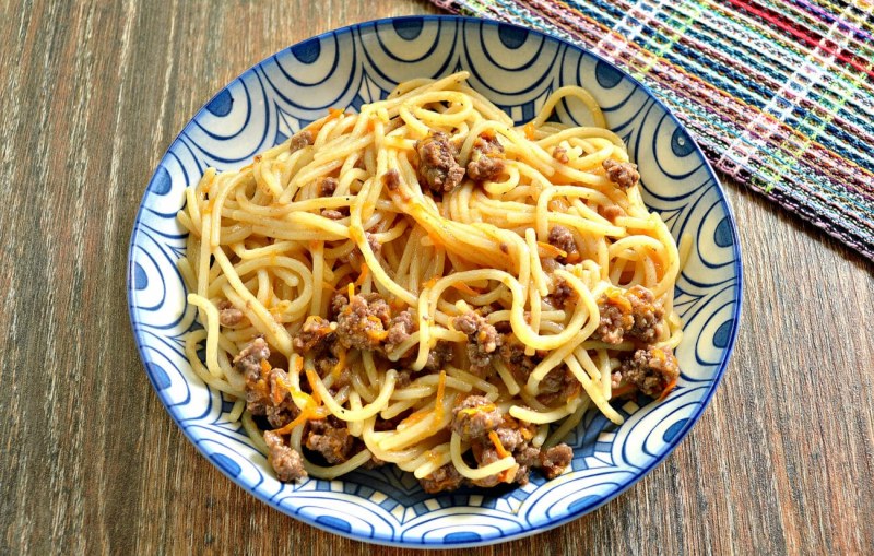 Тушенка говяжья с макаронами