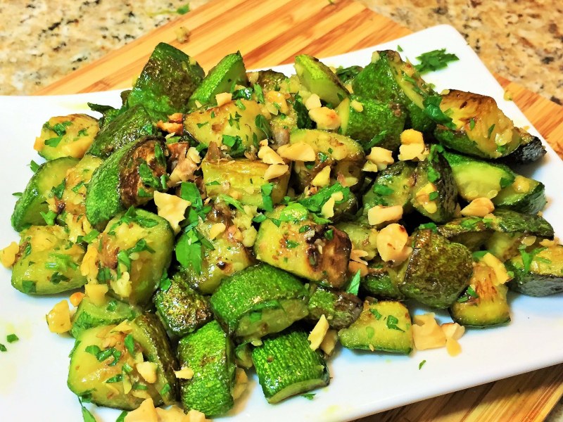 Кабачки в кляре на сковороде с чесноком и сыром