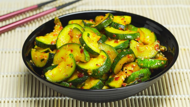 Кабачки цукини жареные