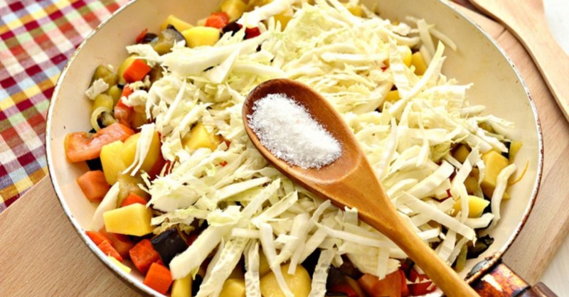 Рагу из овощей с пекинской капустой
