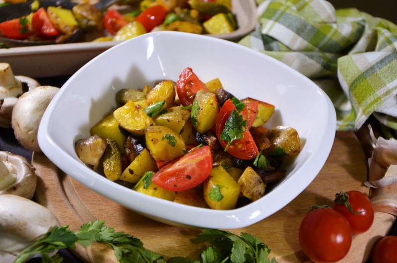 Рагу с курицей и кабачками