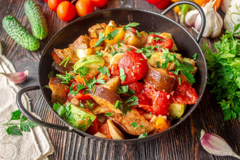 Овощное рагу с кабачками и баклажанами