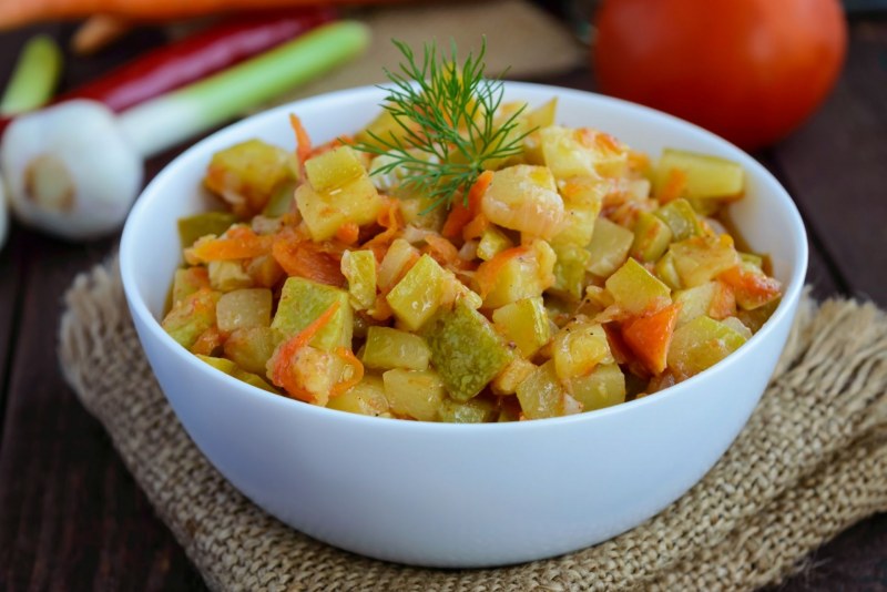 Овощное рагу с кабачками