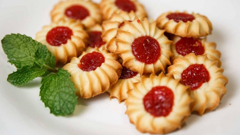 Песочное печенье с вареньем