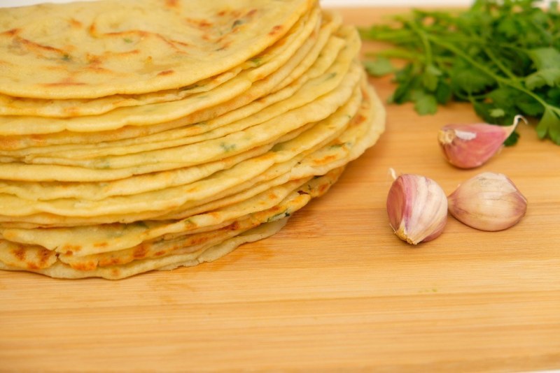Хычины с картошкой и зеленью