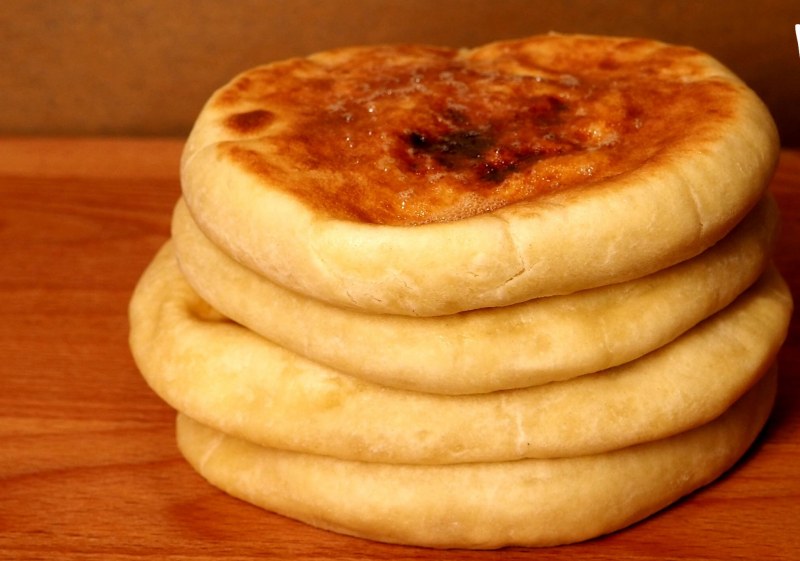 Лепешки с сулугуни