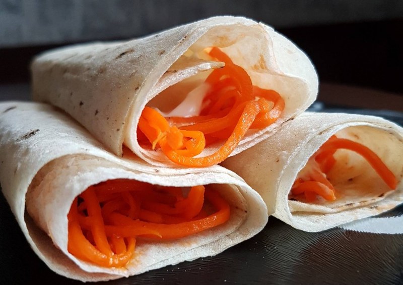Лаваш с курицей и плавленным сыром