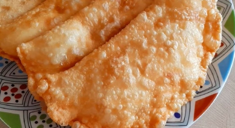 Вкусное тесто для чебуреков пузырчатое и хрустящее