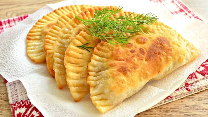Вкусное тесто для чебуреков пузырчатое и хрустящее