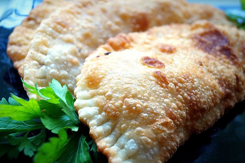 Чебуреки домашние с мясом
