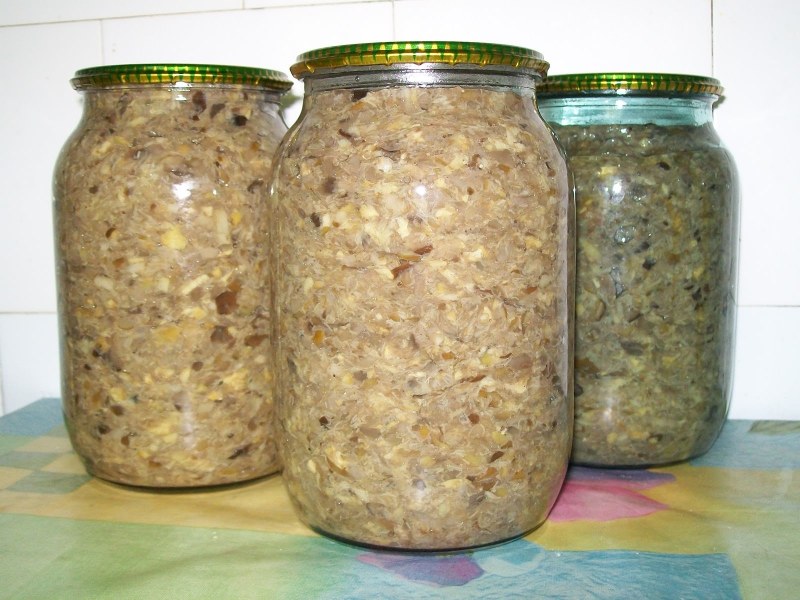 Икра из опят с луком и морковью