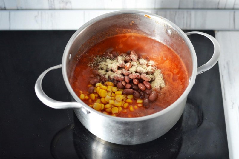 Томатный суп с кукурузой