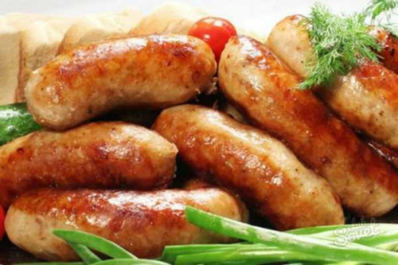 Колбаски с картошкой в духовке