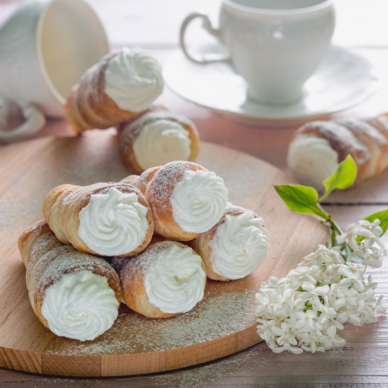 Пирожное муфточка с белковым кремом