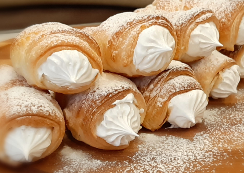 Заварные трубочки с белковым кремом