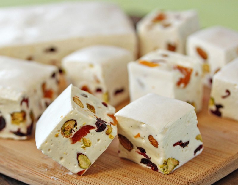 Almond шоколад белый