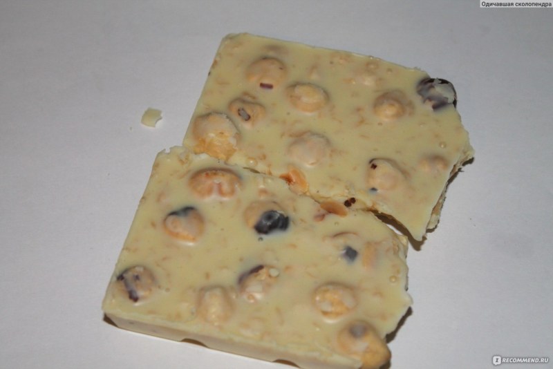 Белый шоколад с орешками
