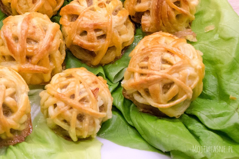 Мясные шарики в слоеном тесте