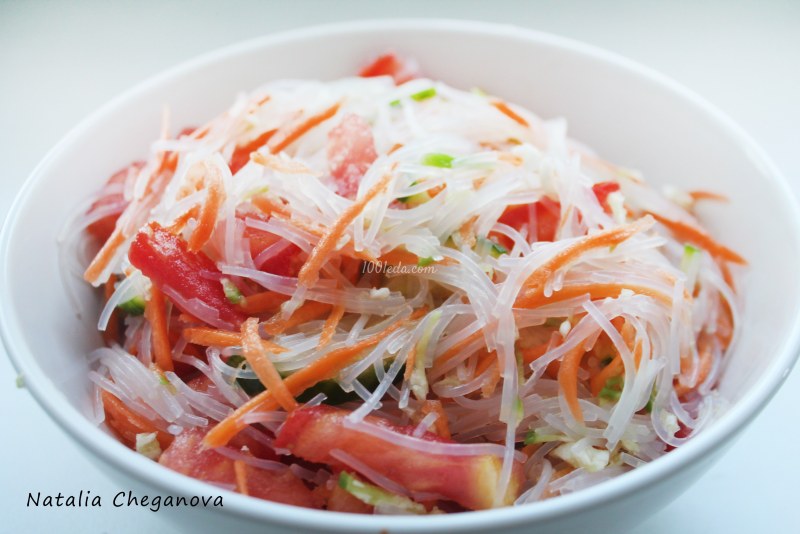 Салат фунчоза с курицей