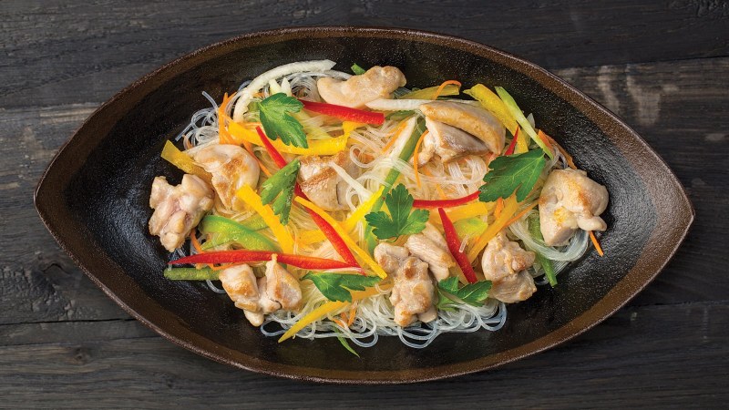 Фунчоза с курицей и овощами